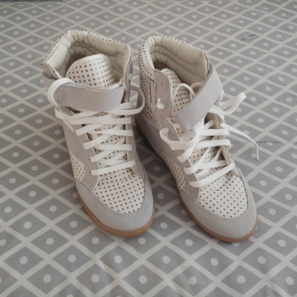 Perfect Casual Shoe.  Never Worn!!